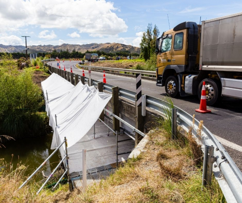 Tahaenui Bridge closure image for fb 7988 CANVA