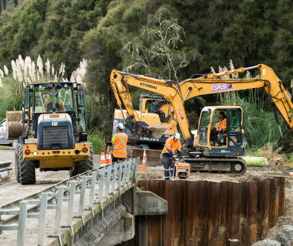 Raupani Bridge close up web gallery